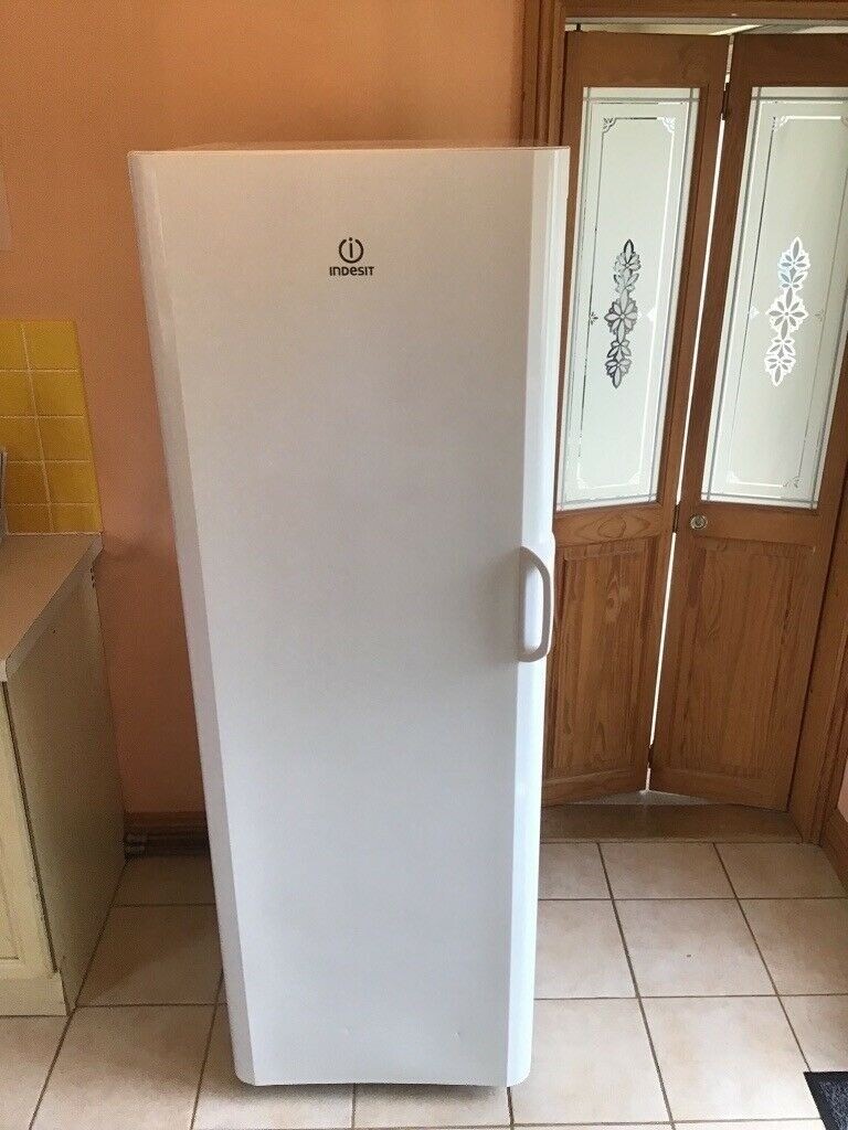 Excellent condition 7 deep draws indesit upright freezer in Daventry