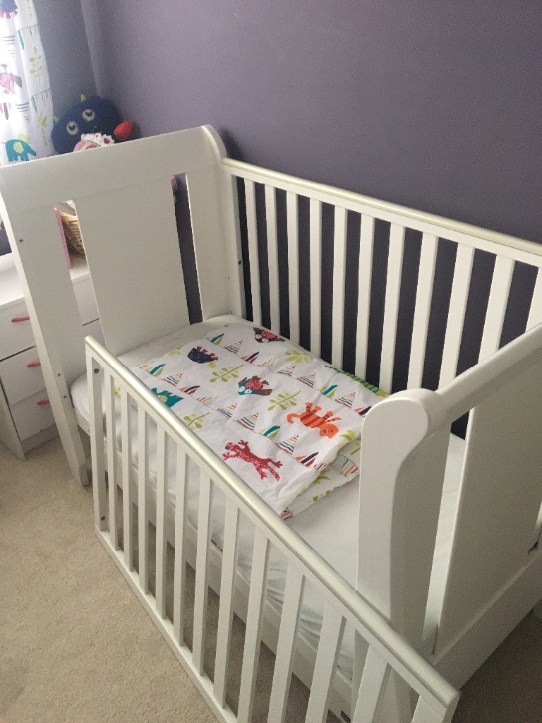 Tutti Bambini Katie Cot bed in White inc mattress Collection
