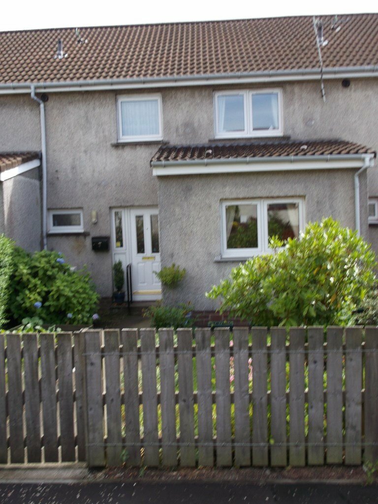 4 Bed council house in Ladywell Livingston for 2 Bed bungalow or house. in Livingston, West