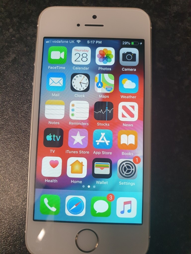 AppleIphone 5s White Gold Unlocked SIM Free 32GB Smartphone in