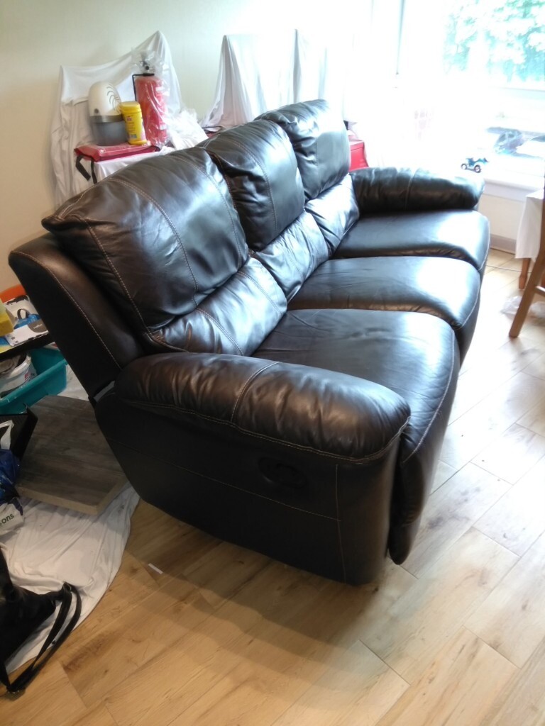 BROWN LEATHER LAZY BOY 3 SEATER SOFA (very good condition) in