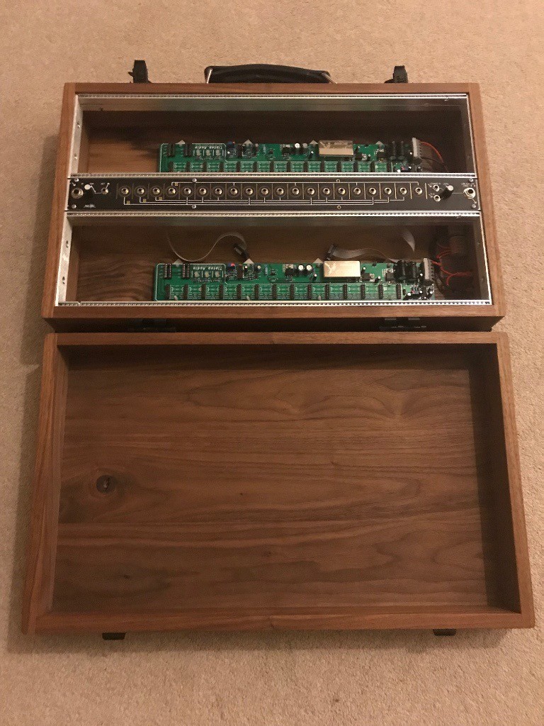 Walnut 7U 104hp Eurorack travel case (Lamond Designs) with Make Noise