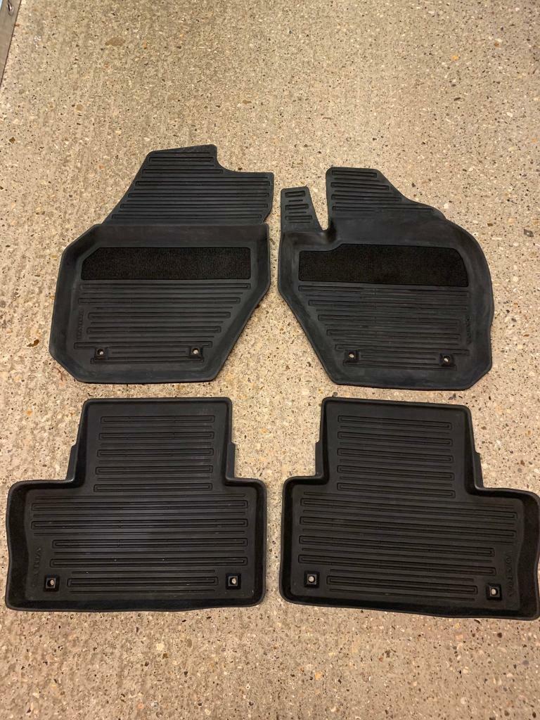 Genuine Volvo XC60 rubber floor mats dog guard in Basingstoke