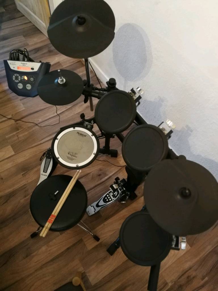 Roland TD6 vdrums electronic drum kit in Audenshaw, Manchester