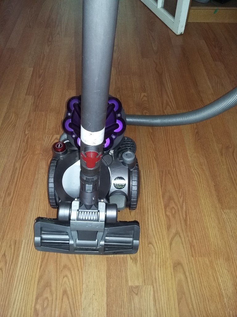 Dyson bagless multi floor vacuum clean DC19T2 Animal in Northampton