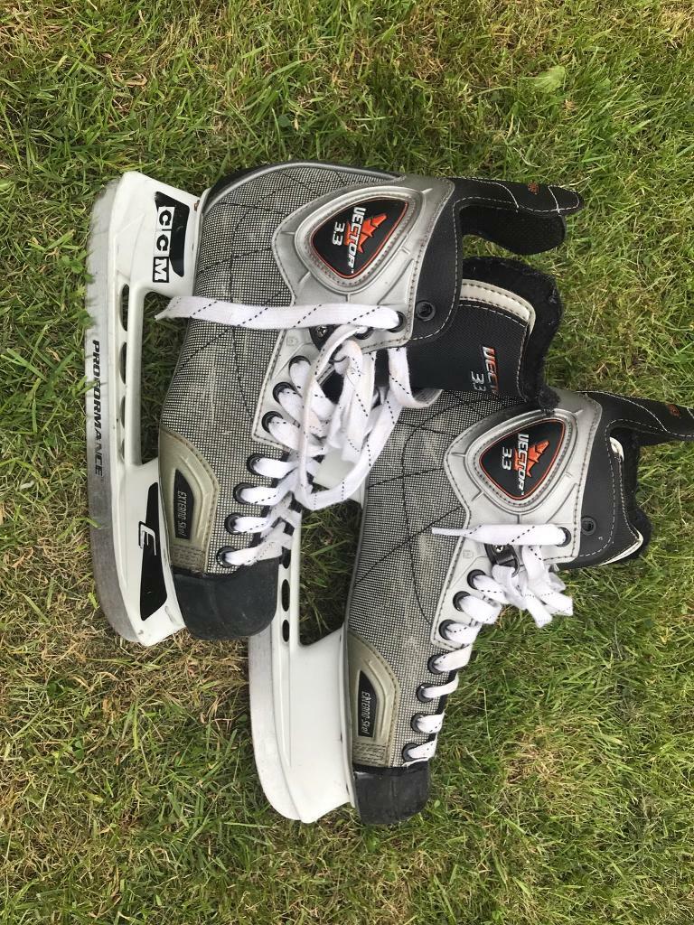 Ice hockey boots skating in North Shields, Tyne and Wear Gumtree