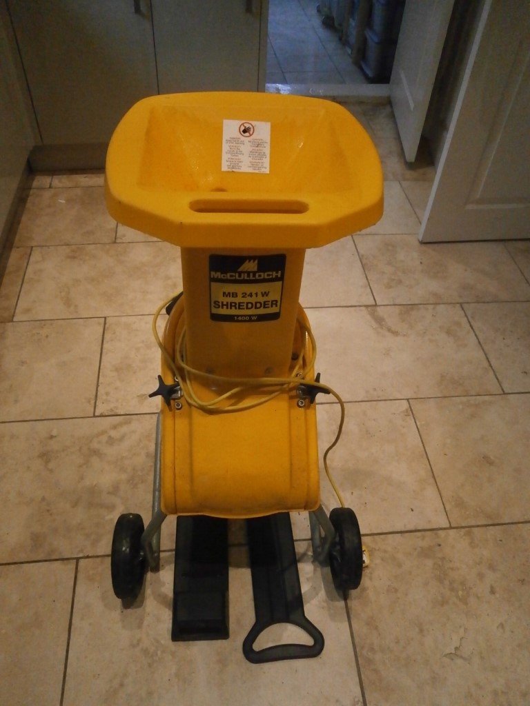 Garden Shredder/Chipper/Mulcher - hardly used | in Headington