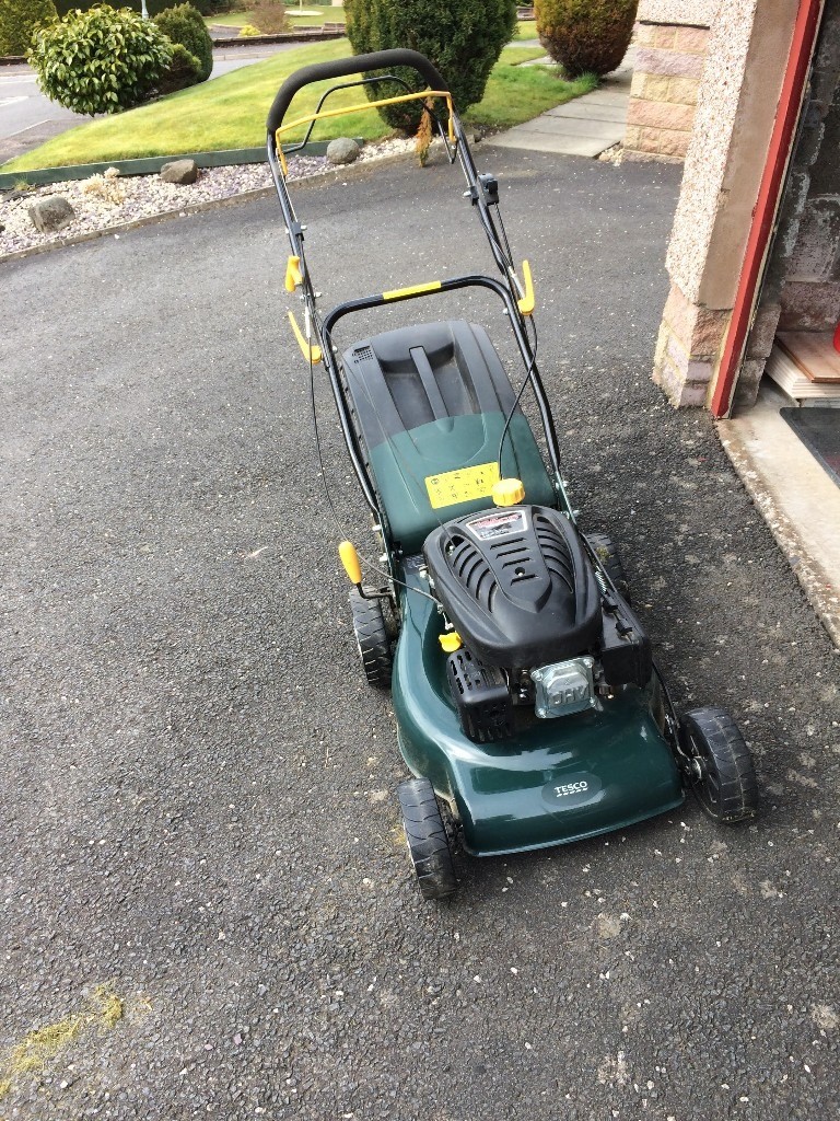 Lawnmower Tesco Self Propelled Petrol Lawnmower 135cc in Cumnock