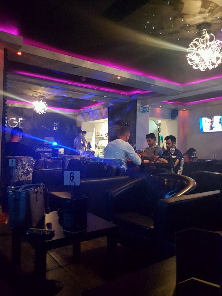 URGENT! Shisha cafe for sale or rent. 15k no negotiations. WILMSLOW RD