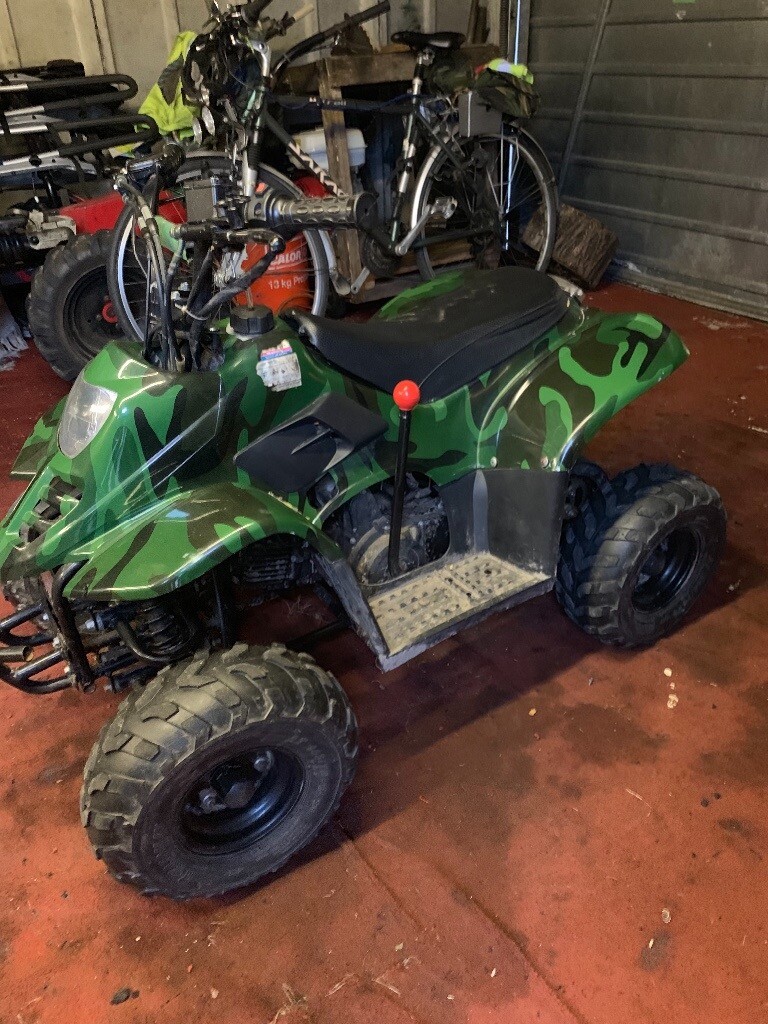 Quad bike for sale. It’s a 100cc with forward and reverse gears. Starts