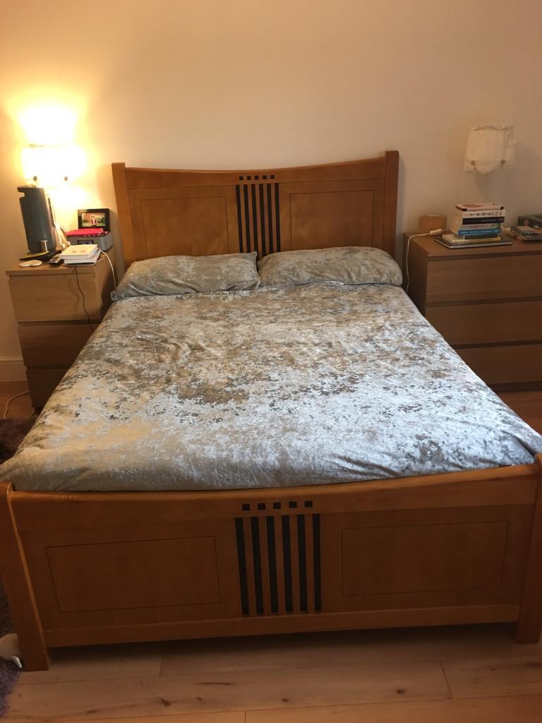 Stunning Real Oak Double bed with 4 huge storage drawers on castors