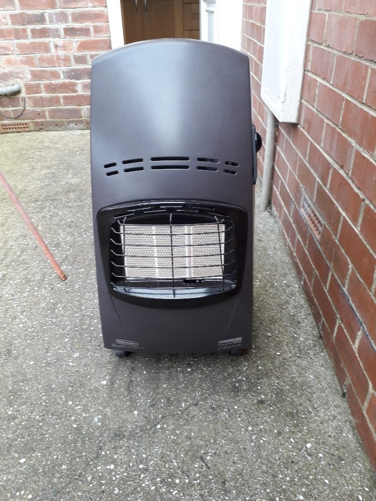 Calor gas heater great condition plus spare gas bottles in Stanley