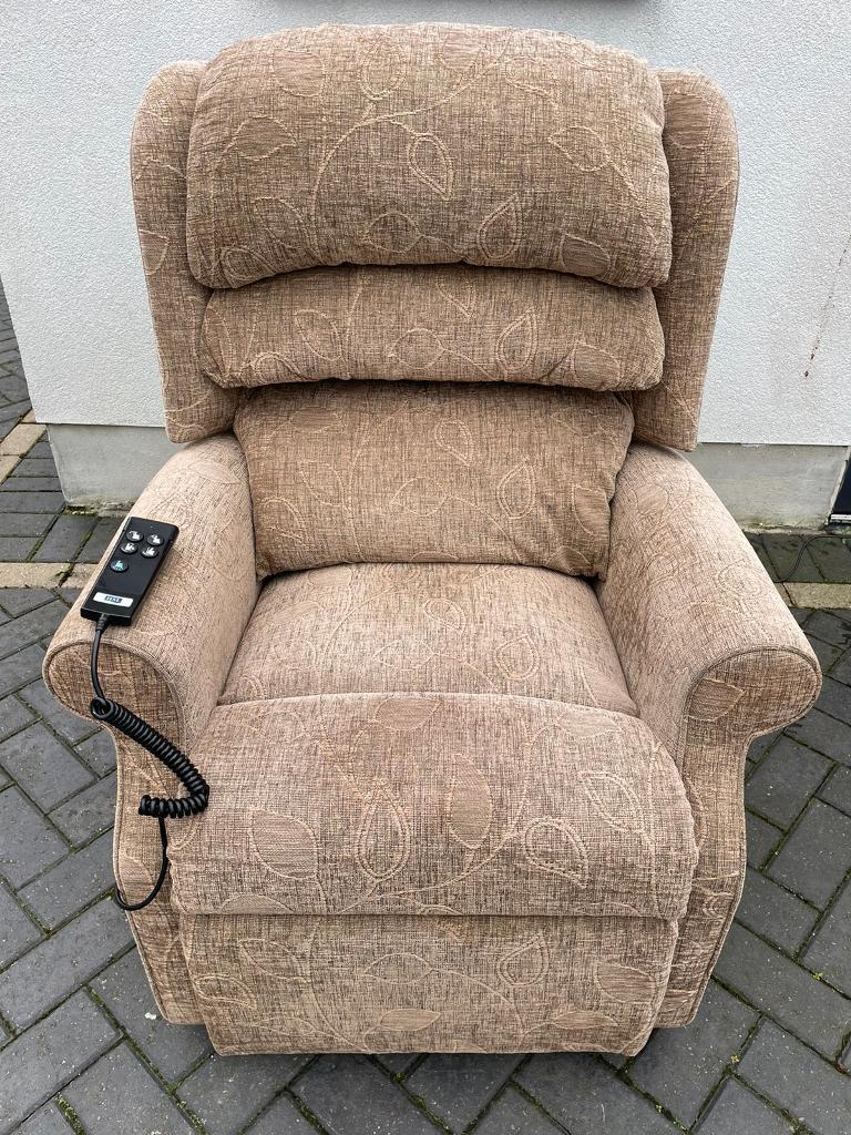 HSL WALTHAM DUAL MOTOR RISER RECLINER CHAIR STANDARD SIZE in Bradford