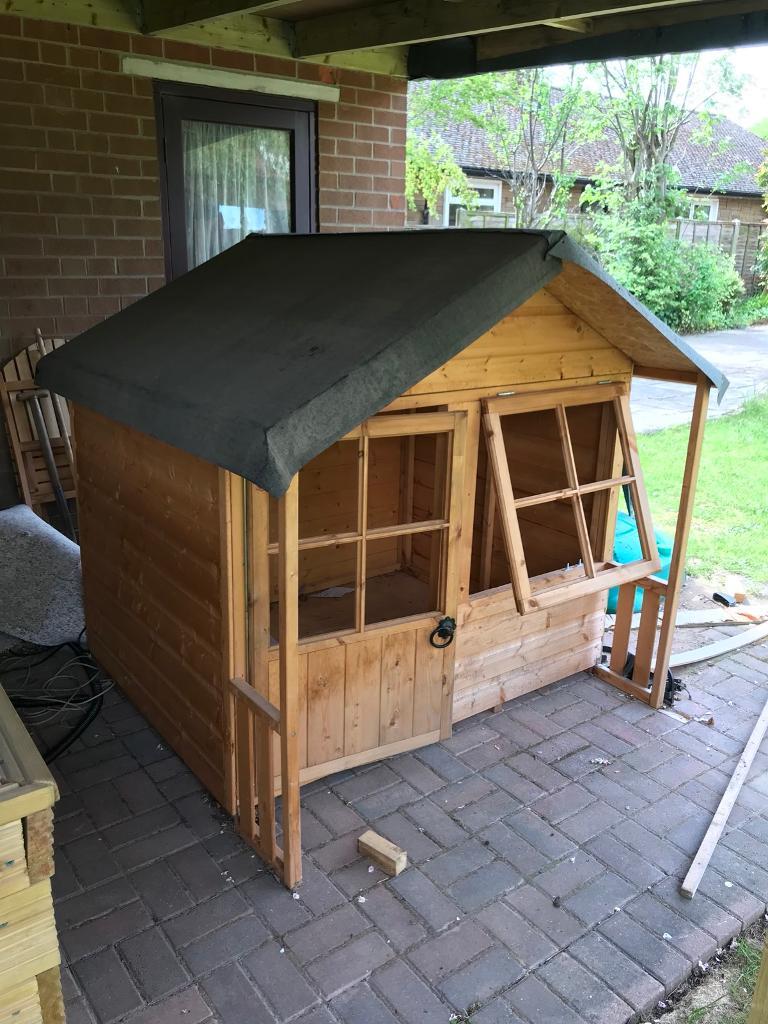 Children’s playhouse Wendy house in Sprotbrough, South Yorkshire