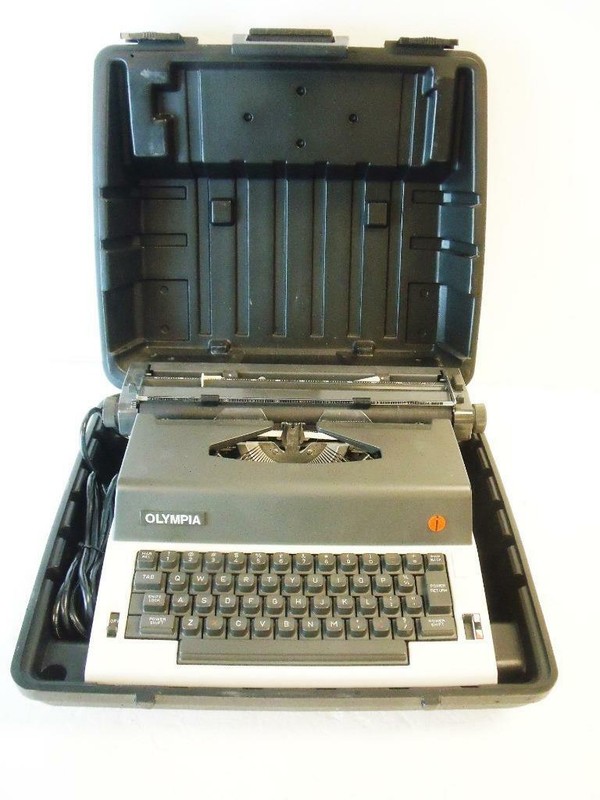 198X Olympia Electric ER12 on the Typewriter Database