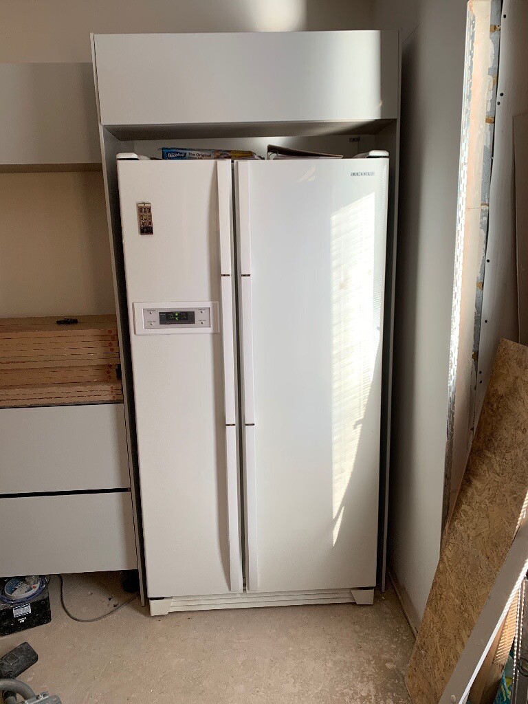 Samsung white American Fridge Freezer, works perfect, couple of