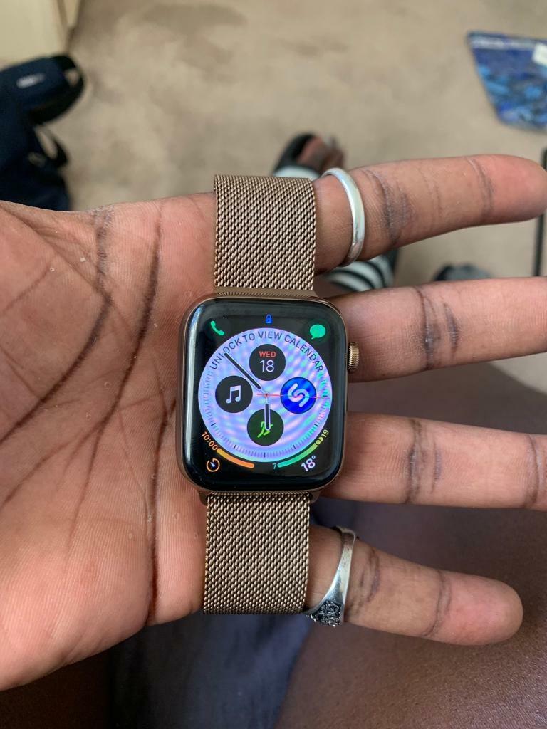 Apple watch Series 4 - Gold Stainless Steel 44mm - GPS and Cellular | in Harborne, West Midlands