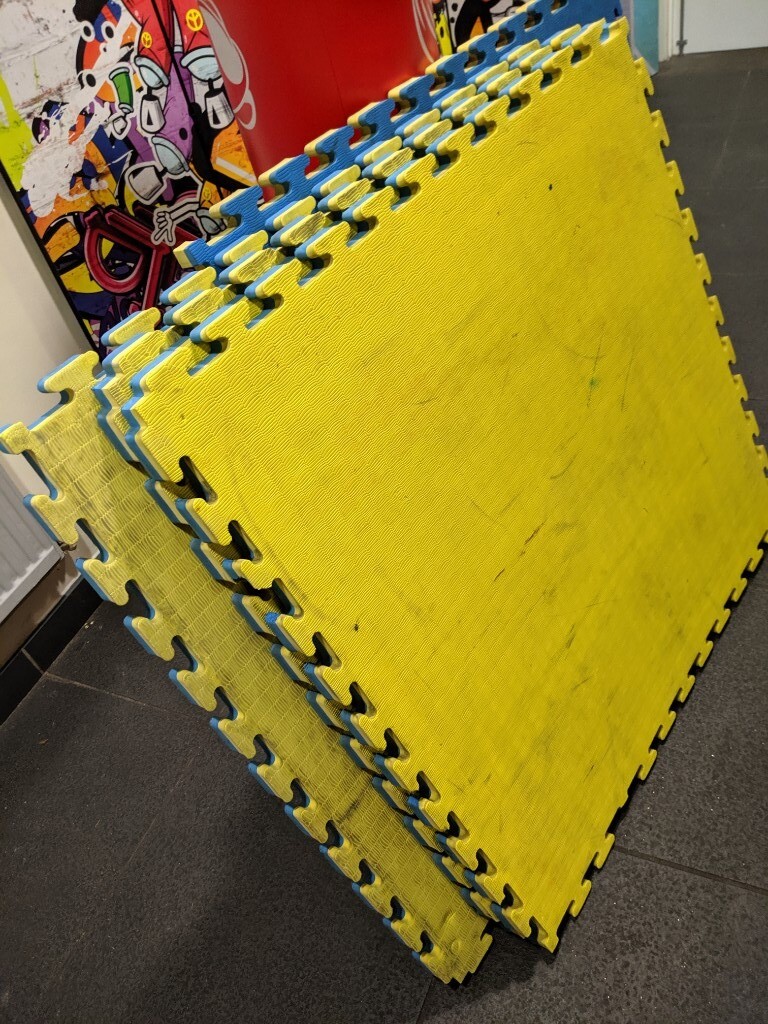 30 tatami Martial arts 40mm jigsaw mats in Wolverhampton, West