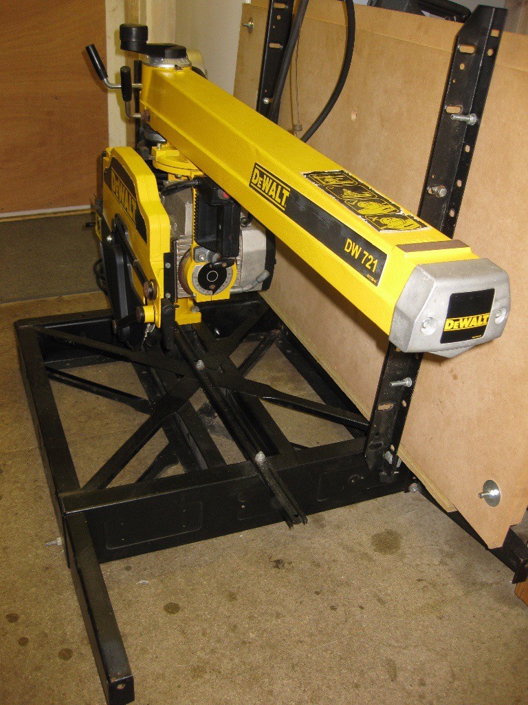 Dewalt DW 721 Crosscut Saw. | in Aylesbury, Buckinghamshire | Gumtree