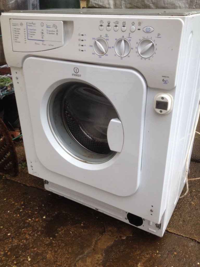 Indesit integrated washing machine. 1400rpm 7KG. in Northampton