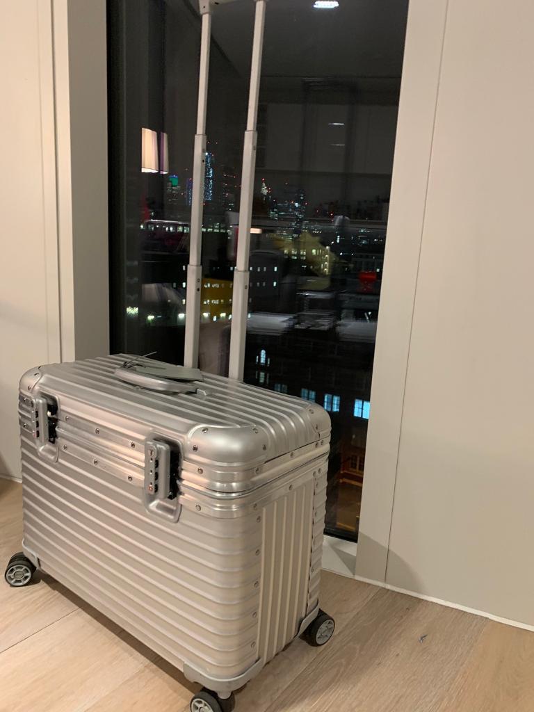 Rimowa luggage, rimowa topas pilot almost brand new for sale in