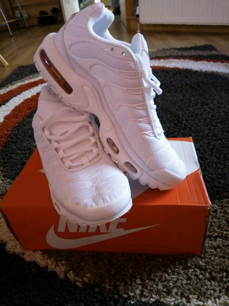Nike Air Max TNs UK 6 White | in Sutton, London | Gumtree Nike Air Max TNs UK 6 White | in Sutton, London | Gumtree