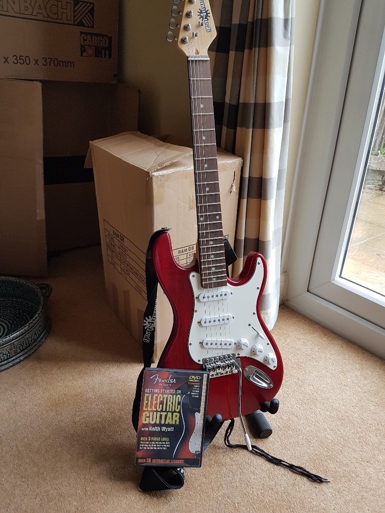 3/4 electric guitar never used in Bromley, London Gumtree