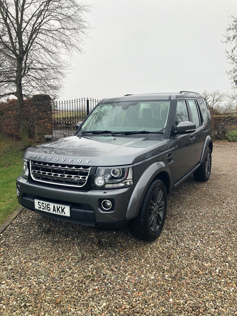 2016 Discovery 4 SDV6 Graphite Auto (1 Owner) in Auchterarder, Perth