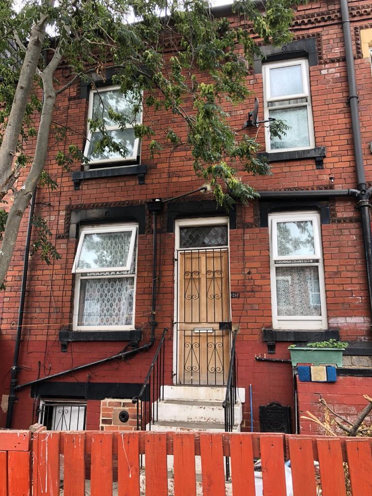 2 Bed house, Ashton Mount, Harehills in Harehills, West Yorkshire