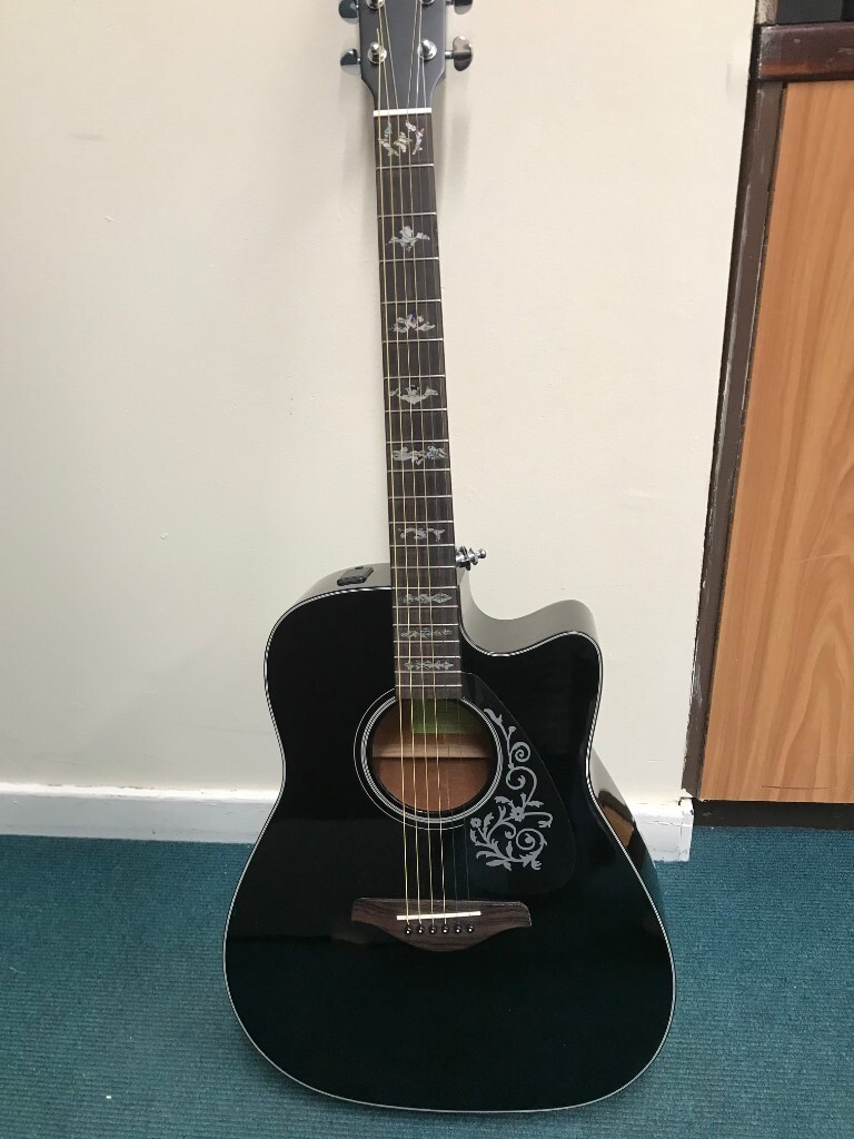Yamaha FGX800C Electro Acoustic Guitar, with Low Action in Port