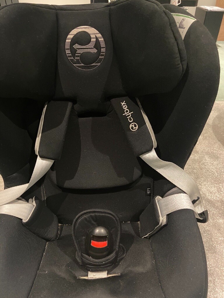 Cybex swivel car seat (collection from ponteland) in Ponteland, Tyne