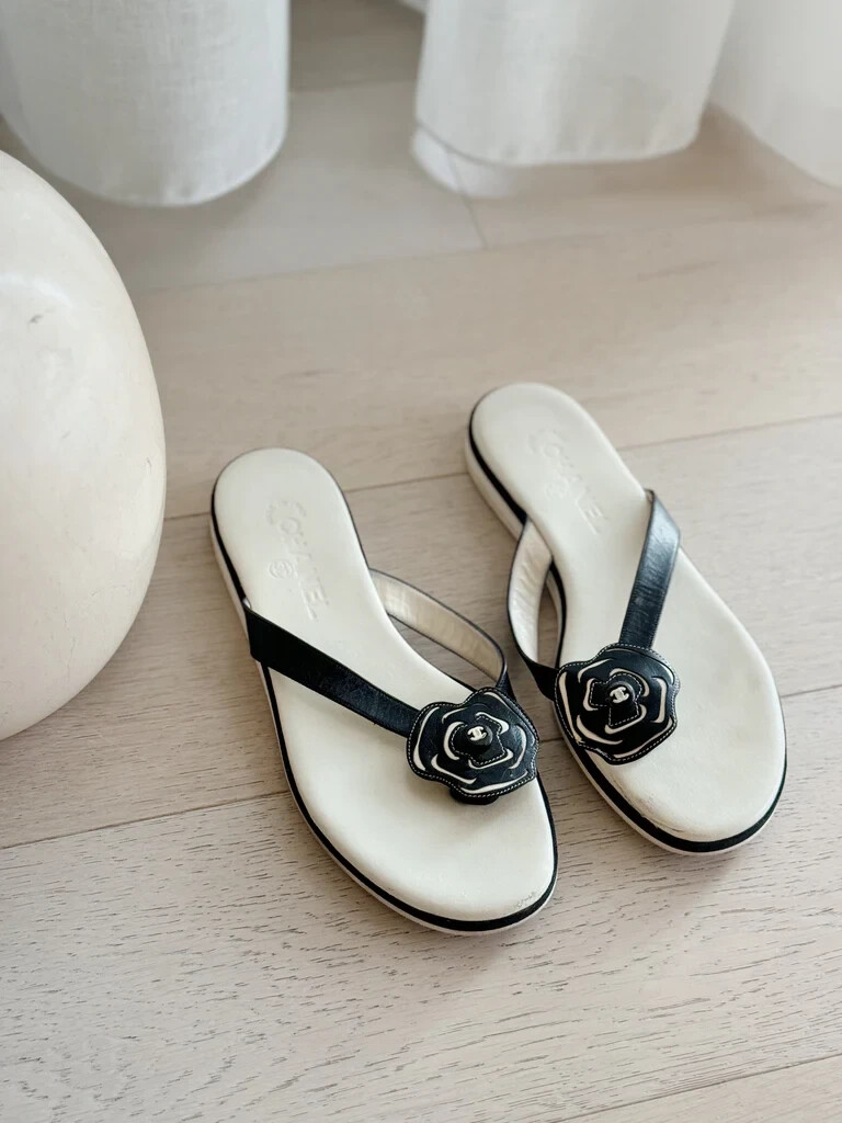 CHANEL Leather Flip Flops (SIZE 8) | eBay
