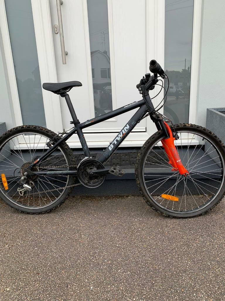 btwin rockrider 700 mountain bike