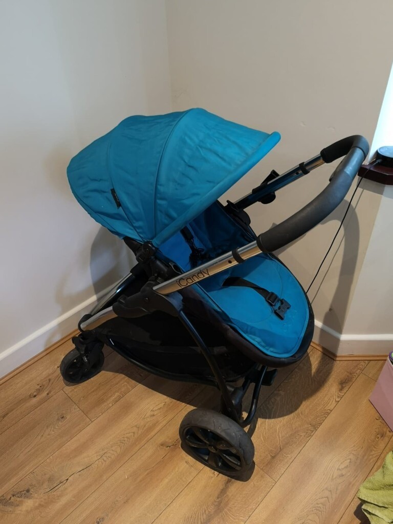 Icandy strawberry 2 pram and car seat bundle in Norwich, Norfolk