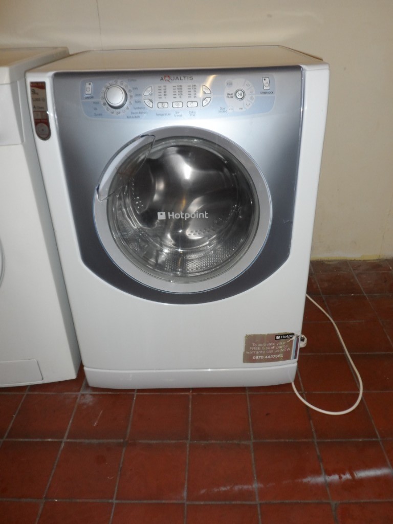 "Hotpoint"Super silent Washing machine.. 9 kg..Spin1200...For sale