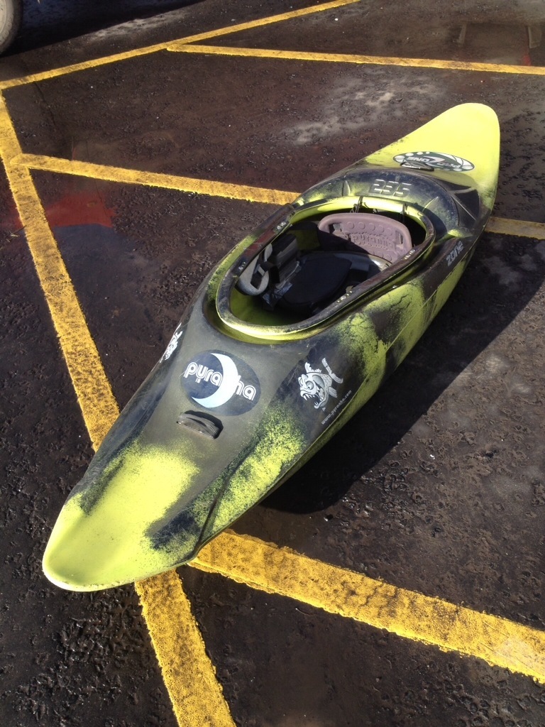 PYRANHA PROZONE 235 FREESTYLE/PLAYBOAT KAYAK IN BLACK/YELLOW AVERAGE