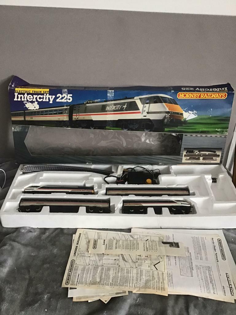 HORNBY INTERCITY 225 ELECTRONIC TRAIN SET BOXED LOVELY CONDITION in Doncaster, South Yorkshire