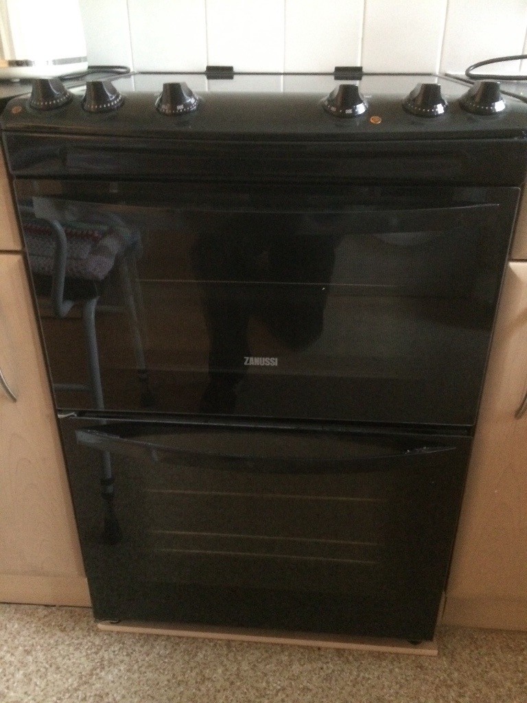 Zanussi Zc168000ba 60cm Freestanding Induction Cooker In