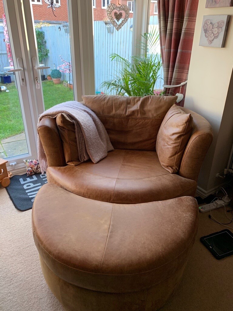 Leather Recliner Sofa & Snuggle Chair in Hucknall, Nottinghamshire