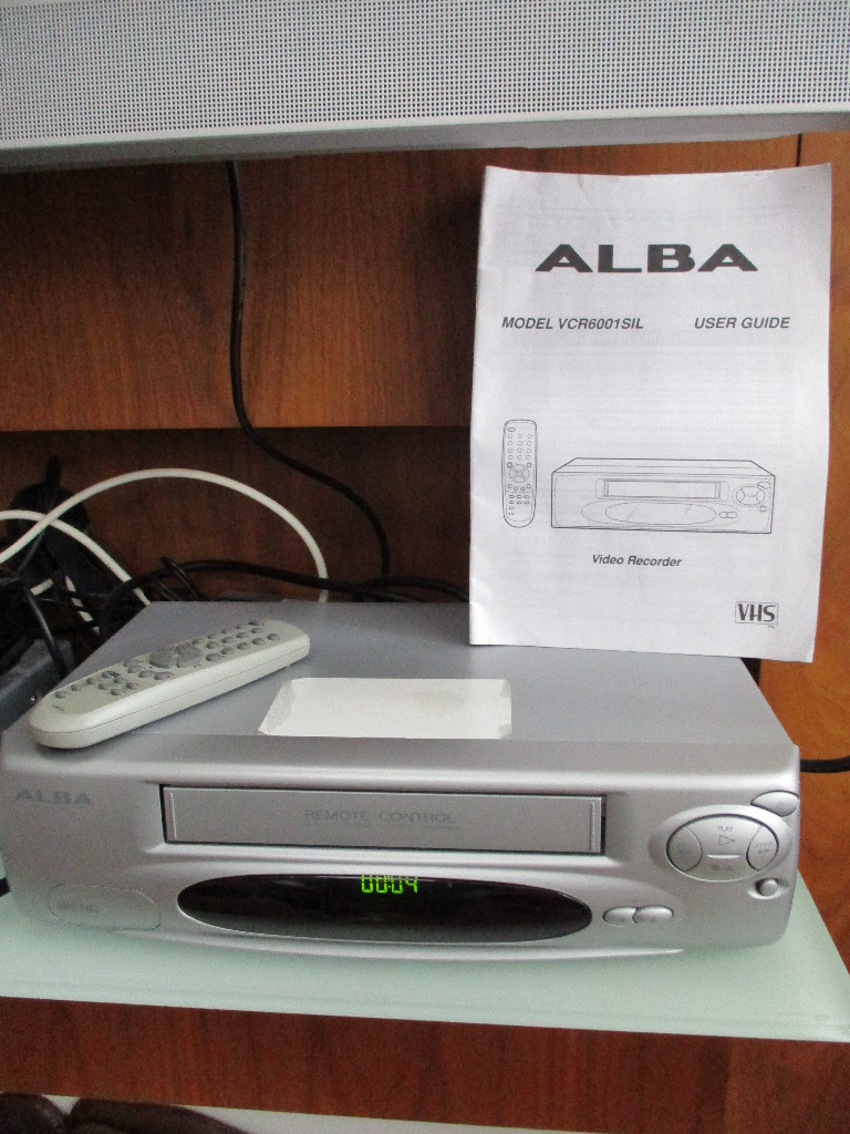 ALBA VIDEO CASSETTE RECORDER MODEL VCR6001SIL with accessories, in vgc