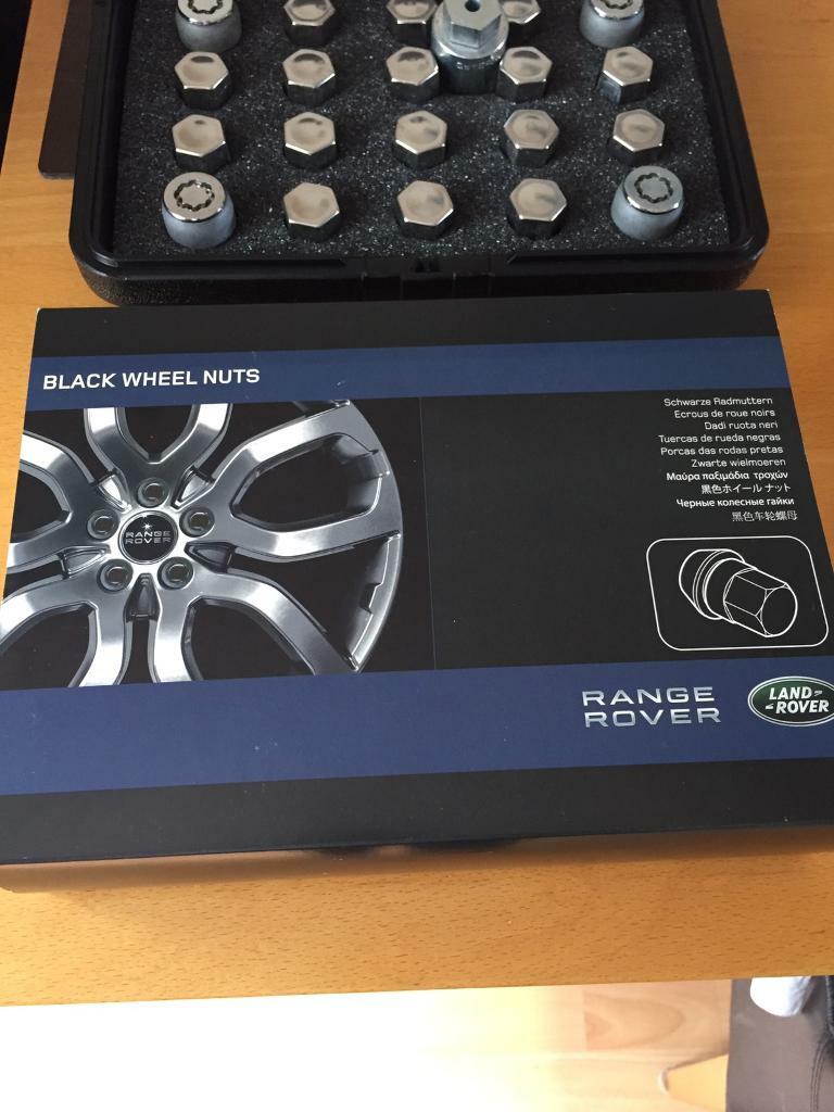 Range Rover Evoque Full silver wheel nut kit including locking nuts in Gateshead, Tyne and