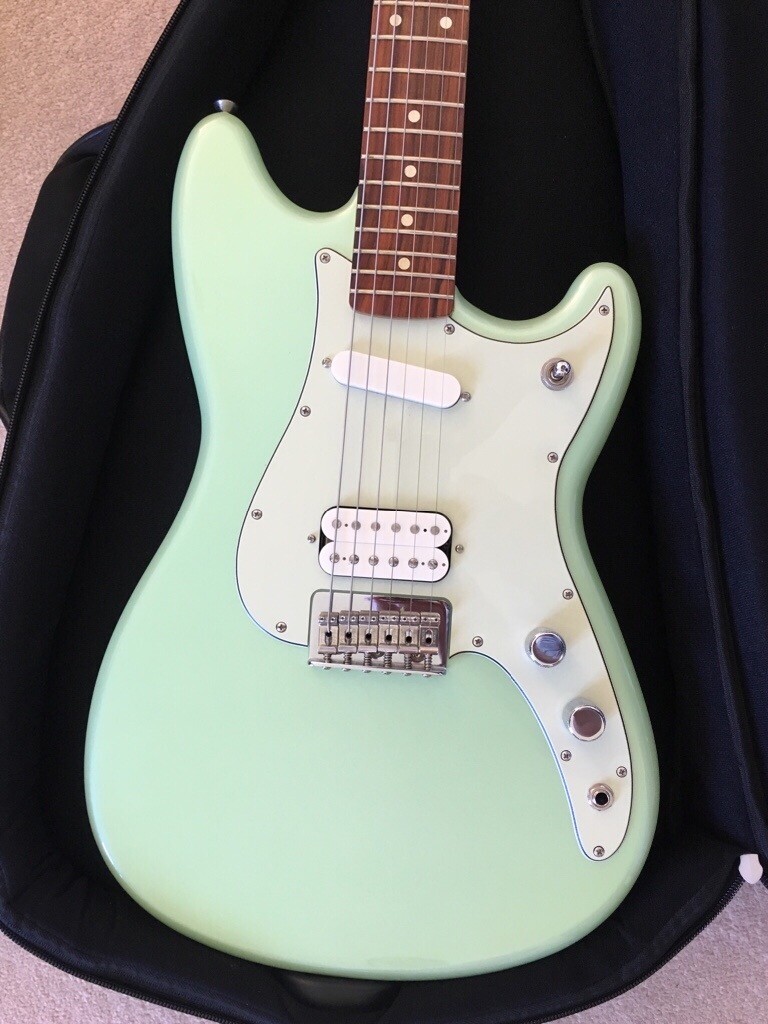 Fender Duo Sonic offset HSS ( Stratocaster meets a Telecaster) in