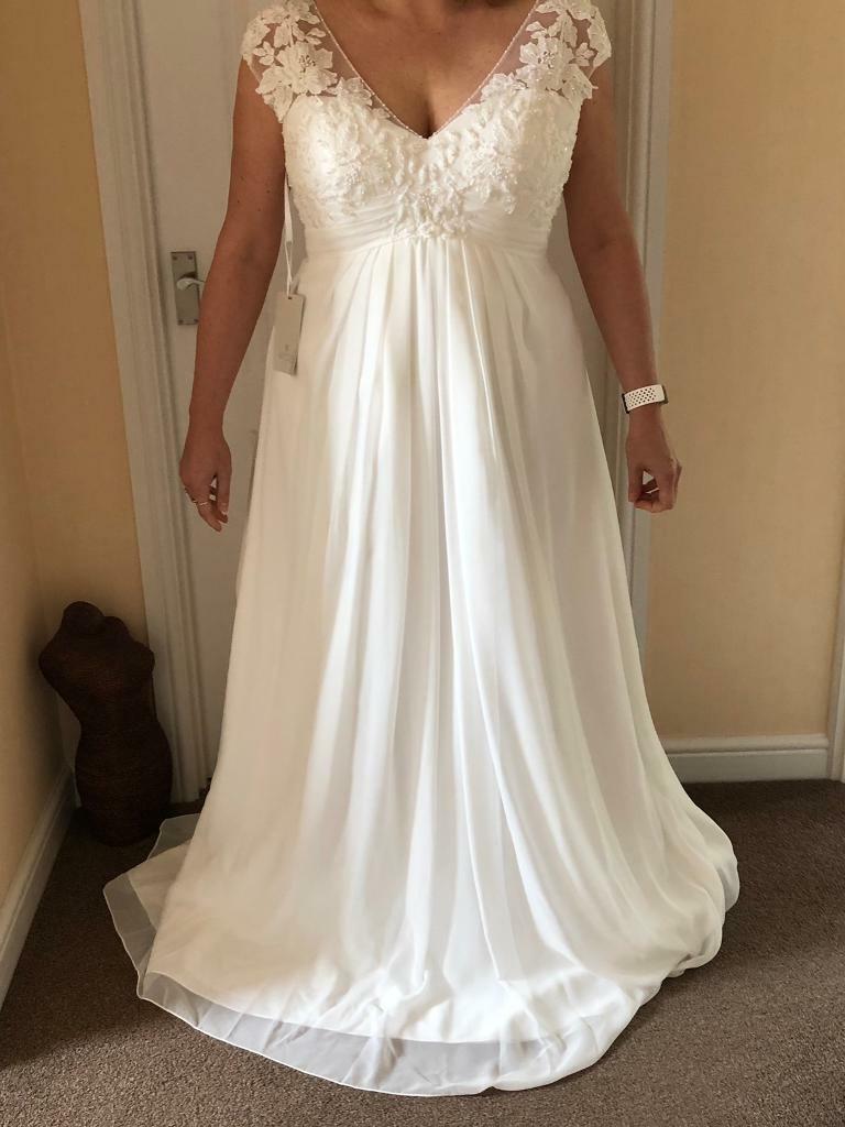  Wedding  Dresses  For Sale  Gumtree  DACC