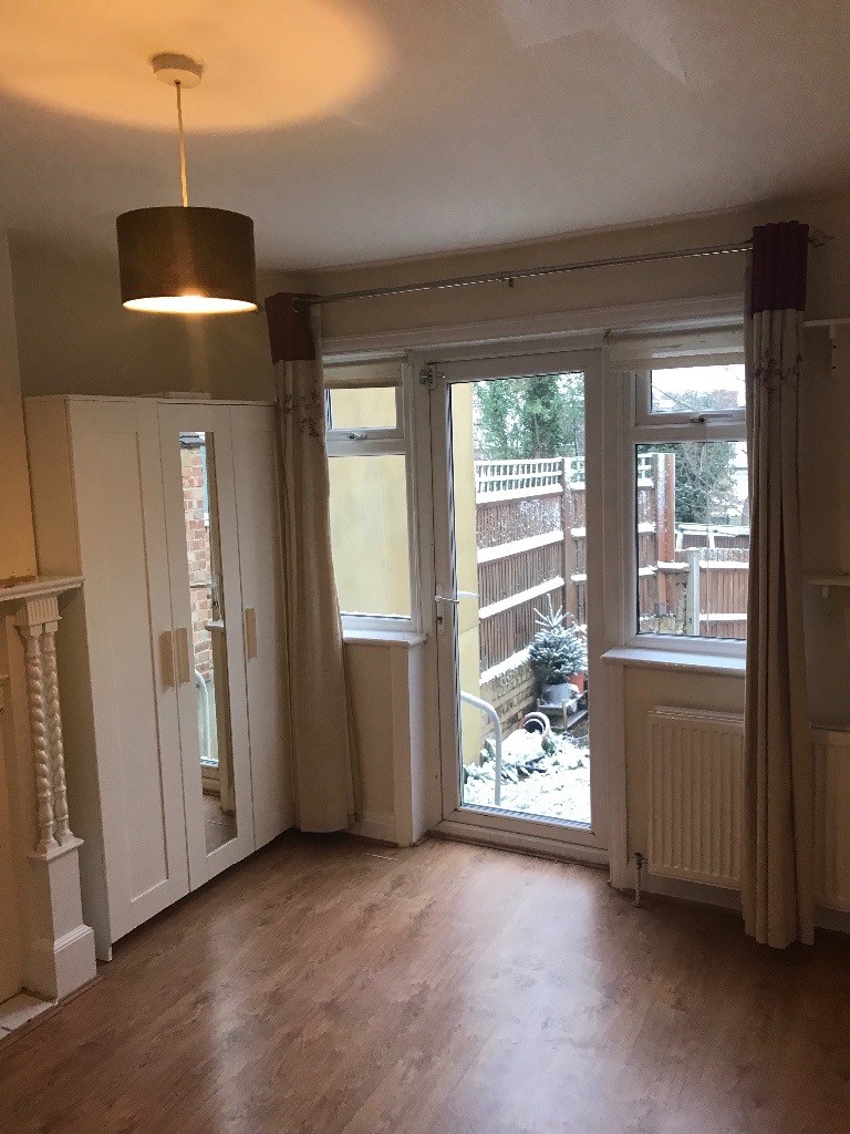 Excellent , Recently decorated one bedroom flat in New in
