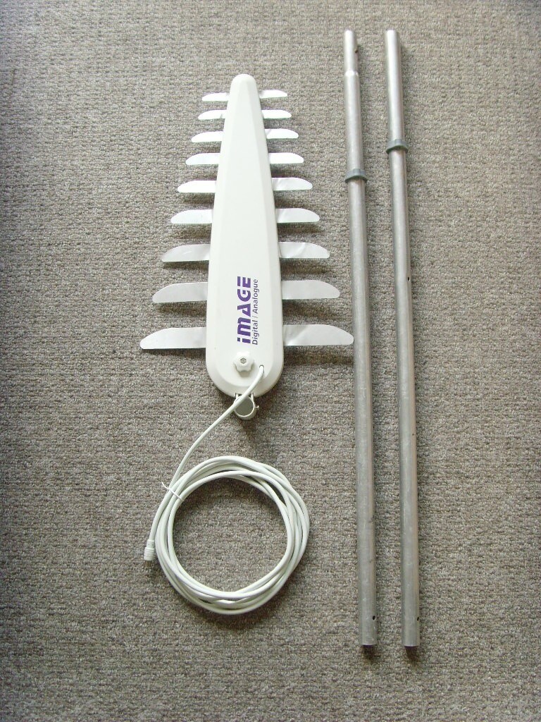 Caravan / Motorhome Digital TV Aerial Antenna with 5m Cable and Mast