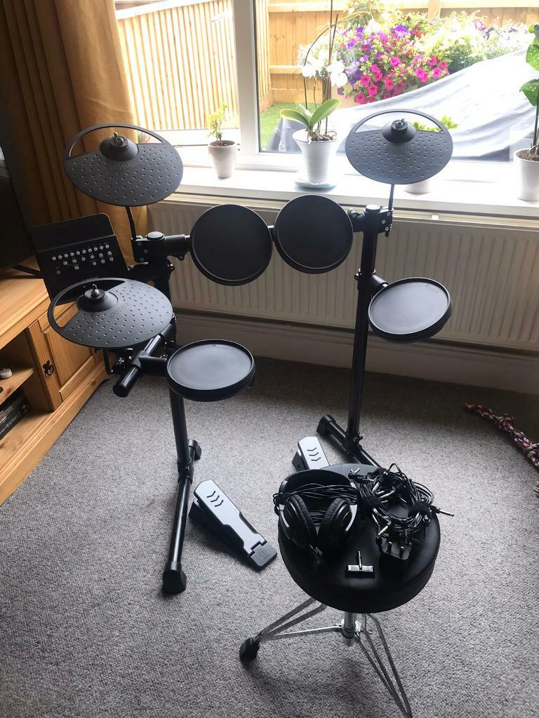 Yamaha DTX400K electric drum kit in Ringwood, Hampshire Gumtree