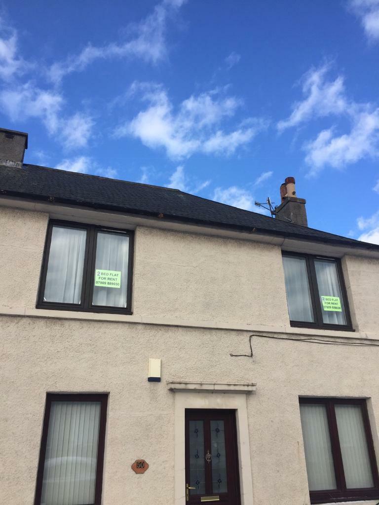 2 bedroom self contained upper flat in great location for access to