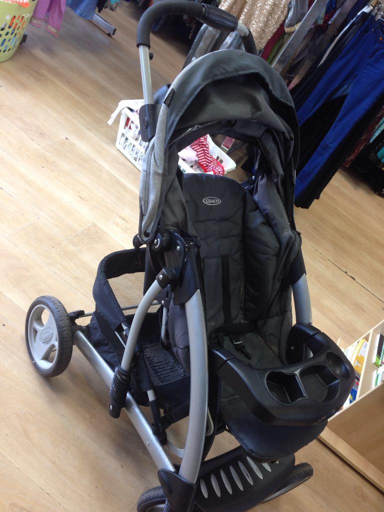 Second hand GRACO buggy pram black and grey in Pollokshields, Glasgow