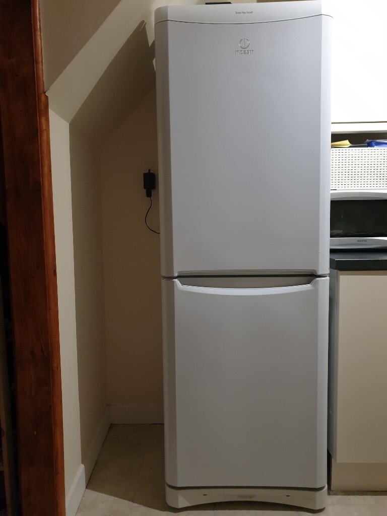 Indesit BAN12NF 7030 Freestanding total no frost fridge freezer in