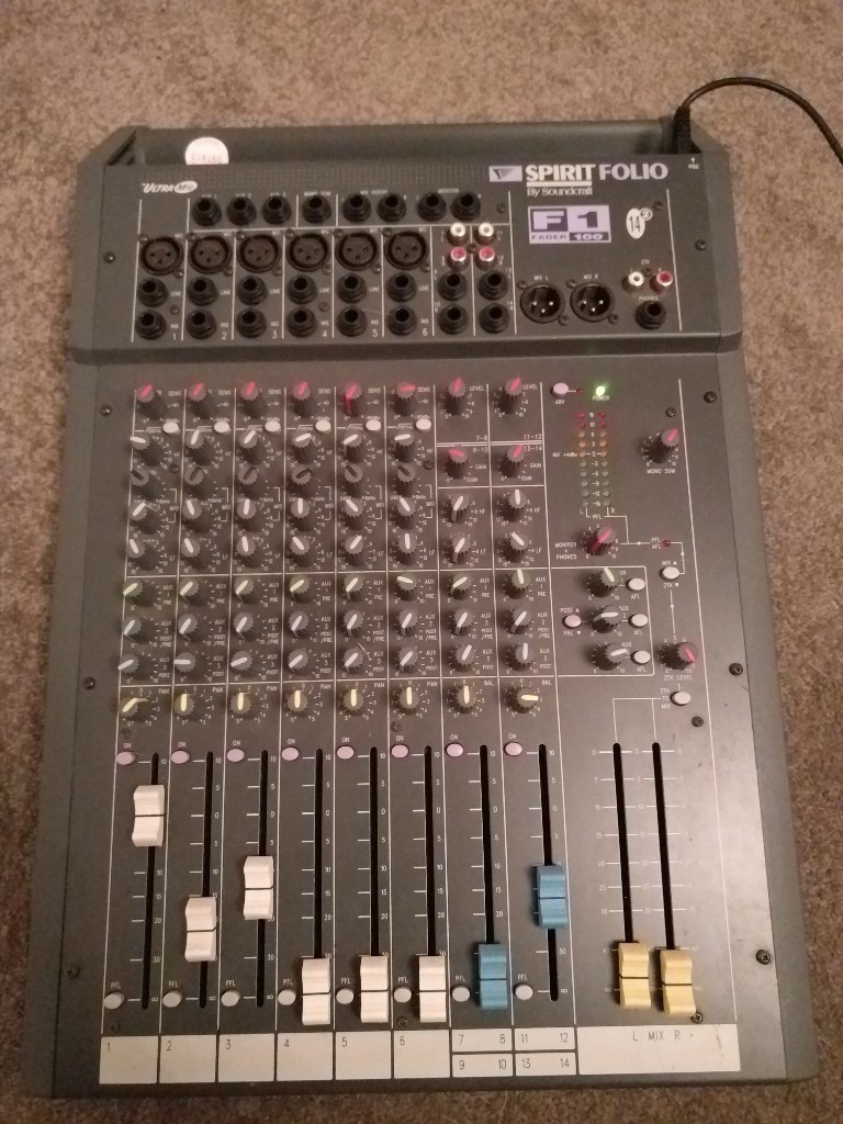 Soundcraft Spirit Folio F1 Mixer in good condition